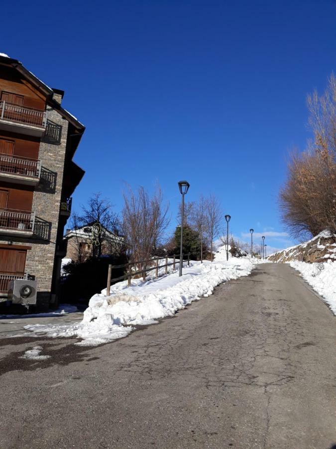 Apartament De La Lali Roní Buitenkant foto