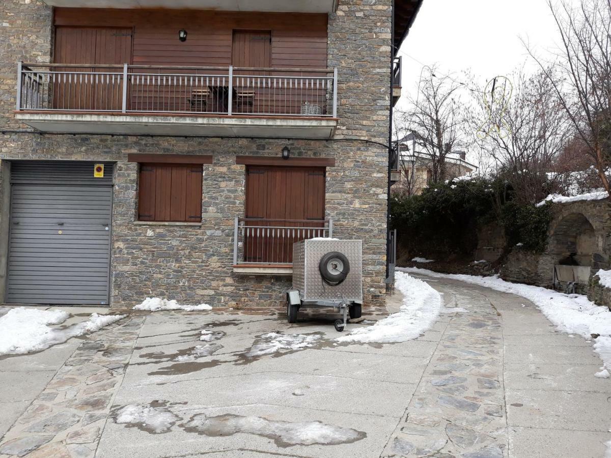 Apartament De La Lali Roní Buitenkant foto