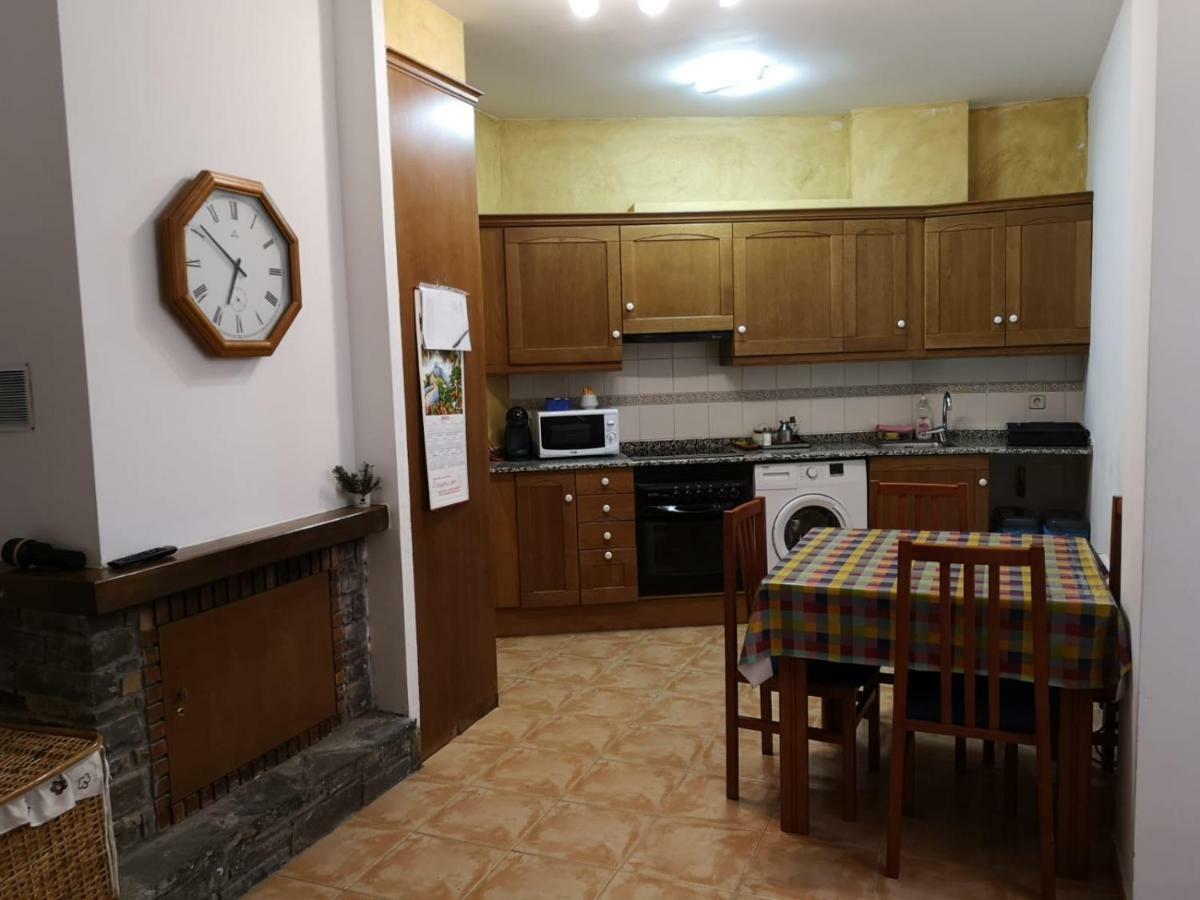 Apartament De La Lali Roní Buitenkant foto